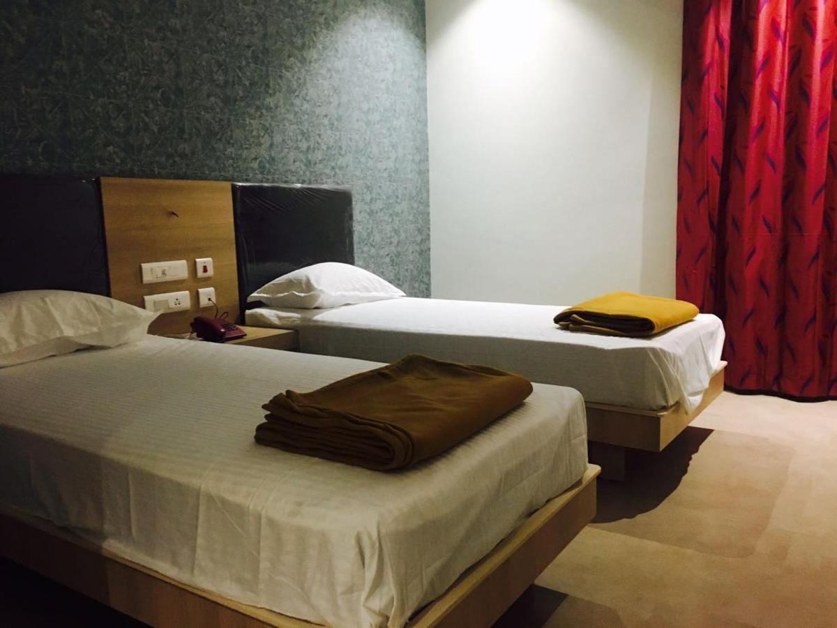 The Palm Residency- Ariyanoor Hotel Salem Bagian luar foto